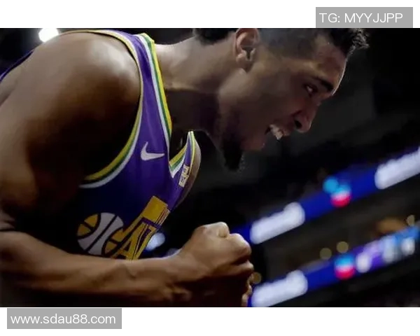 多诺万米切尔的篮球之路:从新秀到全明星的蜕变与挑战 多诺万米切尔的篮球之路:从新秀到全明星的蜕变与挑战