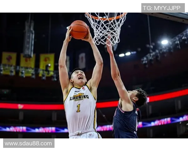 辽宁CBA联赛掀起篮球热潮:青少年球员脱颖而出,备受关注 辽宁CBA联赛掀起篮球热潮:青少年球员脱颖而出,备受关注