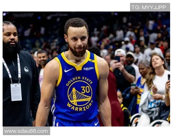 勇士全队缺阵仍胜灰熊,库里发威 勇士全队缺阵仍胜灰熊,库里发威