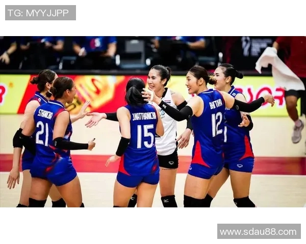 荷兰女排与泰国女排激战正酣谁将赢得这场巅峰对决 荷兰女排与泰国女排激战正酣谁将赢得这场巅峰对决