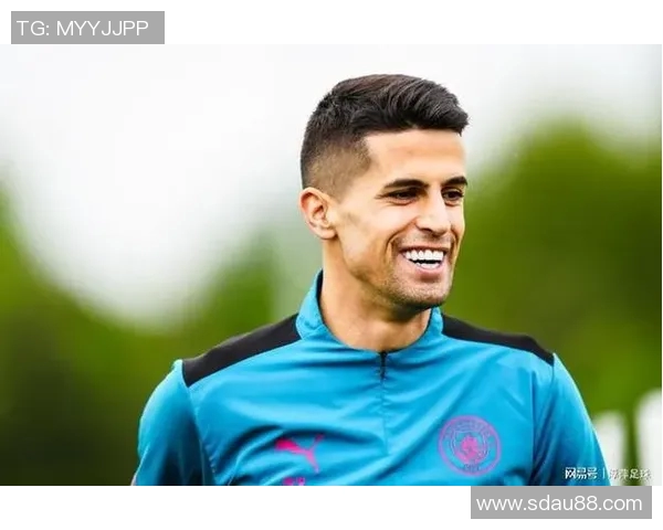 坎塞洛：从足球场上的闪耀明星到战术大师的成长之路