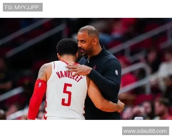 火箭队在客场遭遇马刺队逆袭以83比100落败分析比赛关键因素