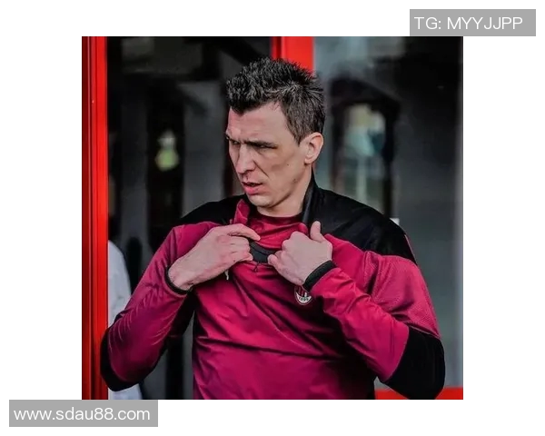 曼朱基奇：从锋线杀手到战术大师的传奇足球之路