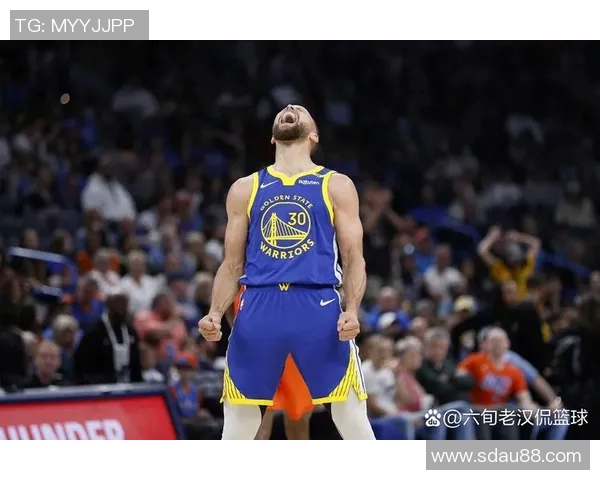库里狂砍38分助勇士力克快船展现超级巨星风采