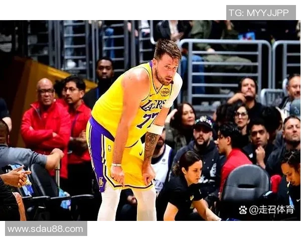 勇士与湖人激战在即NBA赛程引发球迷热烈期待与关注