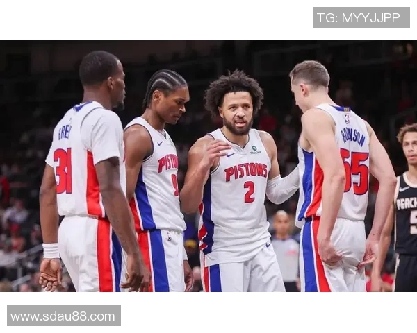 猛龙主场大胜活塞,稳固东部第三位置 猛龙主场大胜活塞,稳固东部第三位置