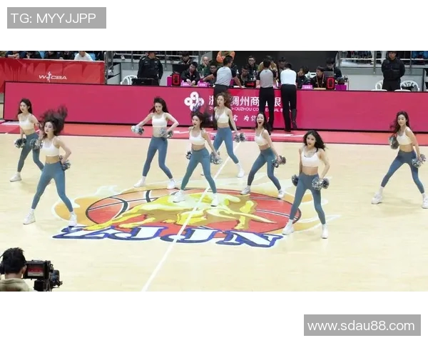 篮球宝贝的魅力与热情如何点燃赛场激情与观众心灵的共鸣