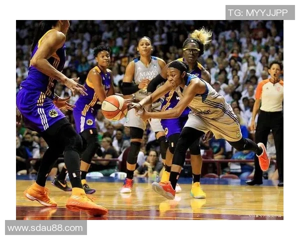 2018年WNBA季后赛风暴队与太阳队激战回顾与精彩瞬间分析